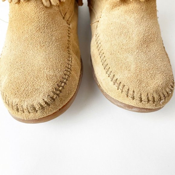 MINNETONKA Girls 4 Tan Double Fringe Side Zip Boot - Picture 3 of 7